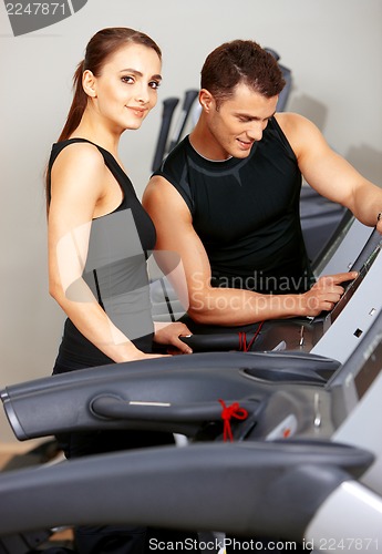 Image of Couple at the gym