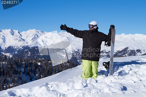 Image of Snowboarder in Dolomites