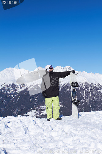 Image of Snowboarder in Dolomites
