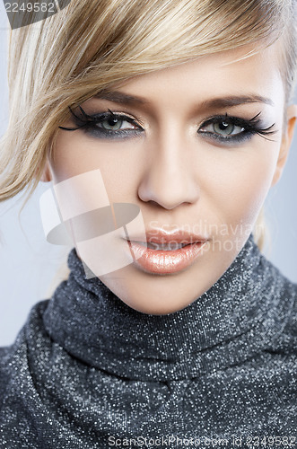 Image of Feather Makeup
