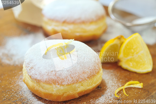 Image of donut with lemon