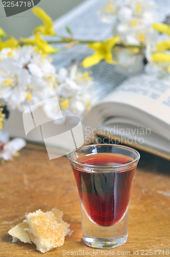 Image of Communion bread and wine 