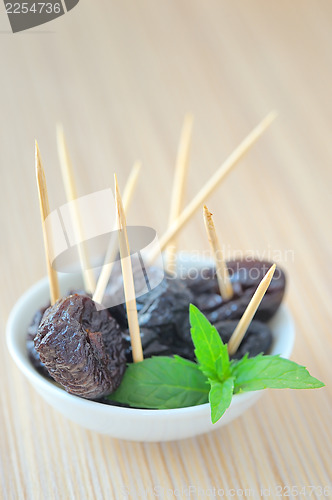 Image of dried plums