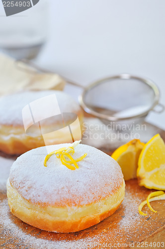 Image of donut with lemon