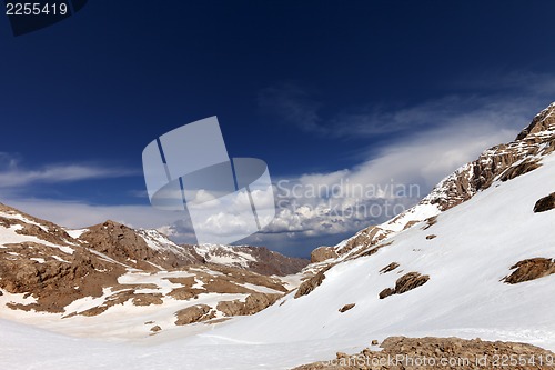 Image of Rocks in snow