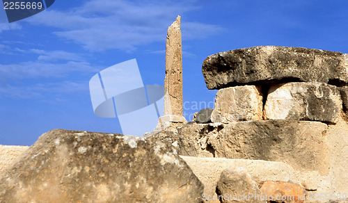 Image of Greek temple column