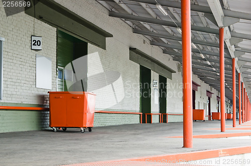 Image of Platform at warehouse