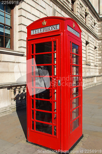 Image of London telephone box