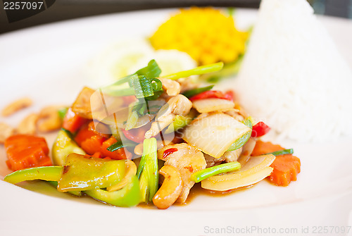 Image of Thai food, chicken and cashew nuts