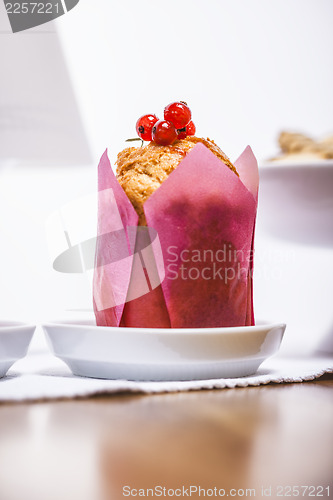 Image of currant muffin