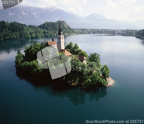 Image of lake Bled and church on island