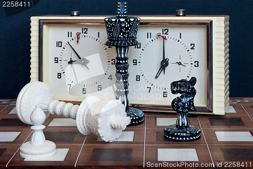 Image of Chess with clock.