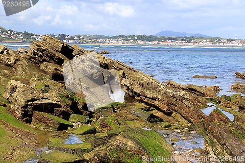 Image of rocks by the sea