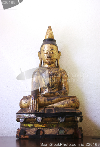 Image of Golden Buddha image