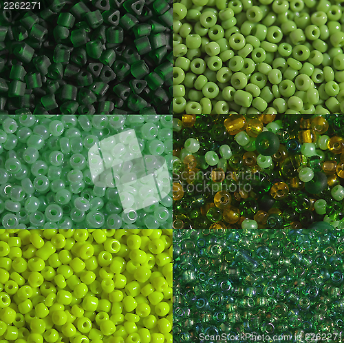 Image of Green beads macro