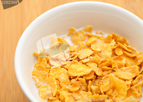 Image of Corn flake in bowl 