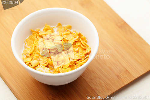 Image of Corn flake in bowl