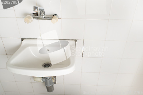 Image of Sink and pipes