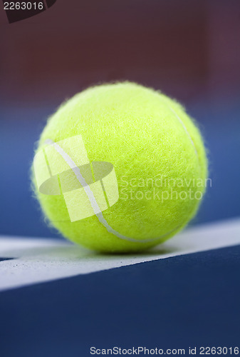 Image of tennis ball