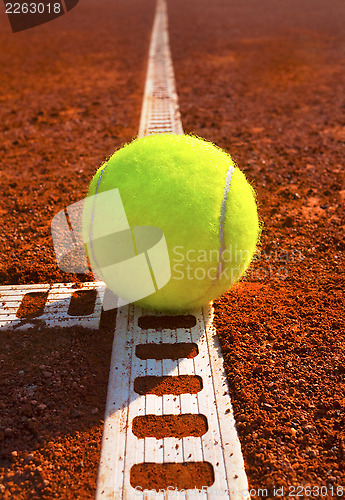 Image of tennis ball 