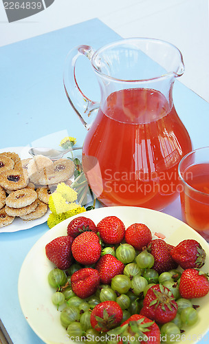 Image of Fresh juicy strawberry and gooseberry 