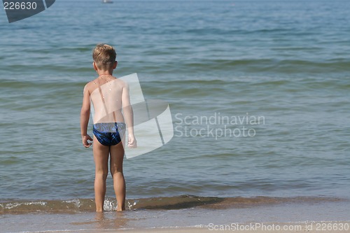 Image of Child and the sea