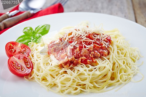 Image of Spaghetti with minced meat and cheese