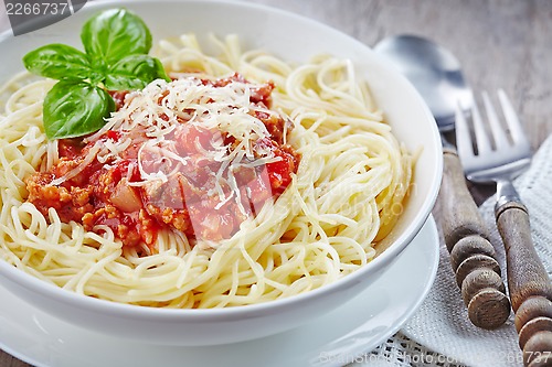 Image of Spaghetti with minced meat and cheese