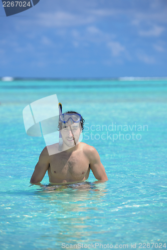 Image of young guy with diving mask