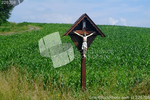 Image of cross in a field