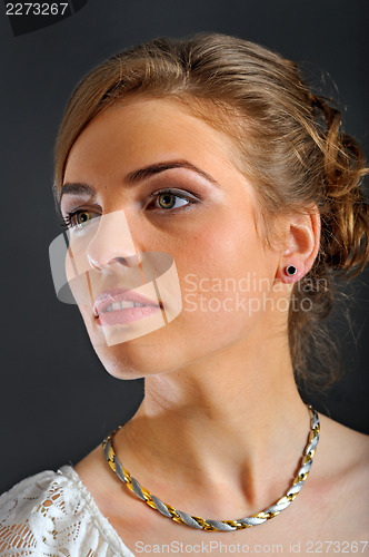 Image of woman with magnetic jewellery