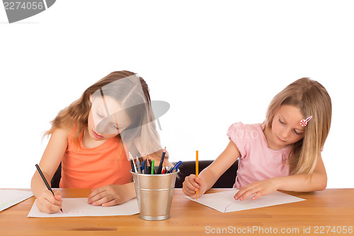Image of Children draw a drawing