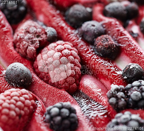 Image of Ice cream with fresh frozen berries