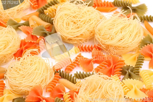 Image of A different pasta in three colors close-up.