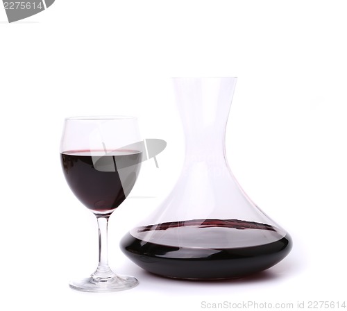 Image of decanter with red wine and glass