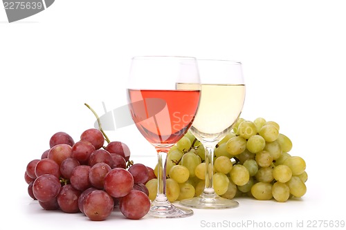 Image of Two glass of wine and grapes