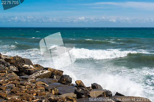 Image of Waves hitting the rocks