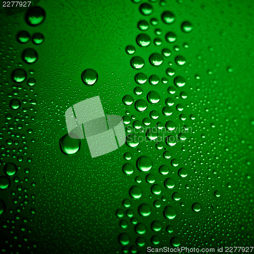 Image of water bubbles on green