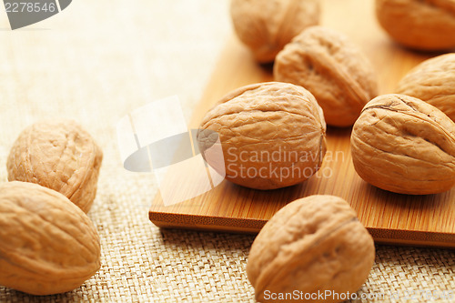 Image of Walnut with board 