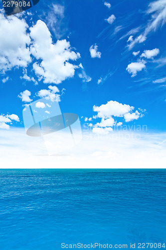 Image of Sea and cloudy sky