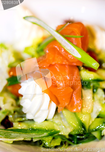 Image of Smoked salmon with cream and salad