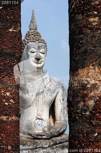 Image of Statue of a deity in the Historical Park of Sukhothai