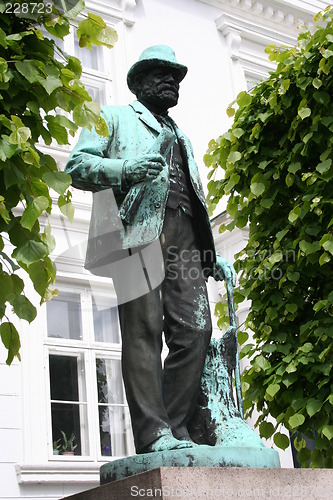 Image of Statue