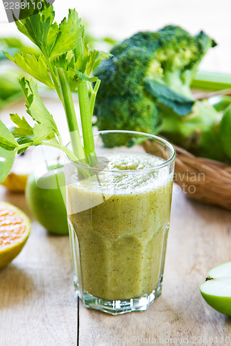 Image of Apple with Celery and Broccoli smoothie