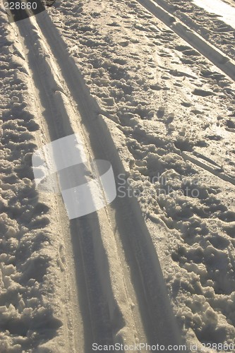 Image of ski tracks