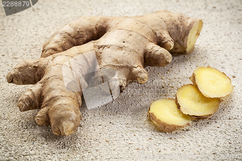Image of ginger root slices