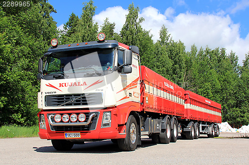 Image of Volvo FH 16 Truck with Trailer