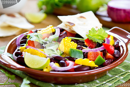 Image of Bean salad with tortilla