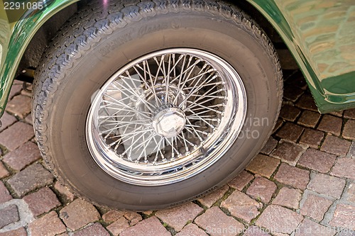 Image of spoke wheel of an oldtimer