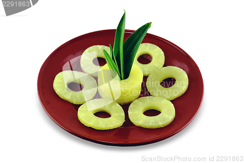 Image of ripe pineapple slices